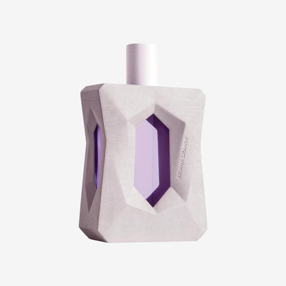 Ariana Grande God is a Woman Eau de Parfum, fruchtiger Moschusduft, Noten von Orris, Birne, Vanille, Zedernholz, Damenparfüm