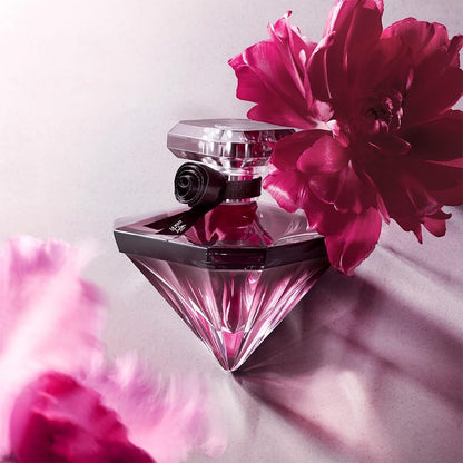 Lancôme La Nuit Trésor EDP, Eau de Parfum, verführerischer Damenduft geprägt von der schwarzen Rose und Vanille-Orchidee, für besondere Anlässe