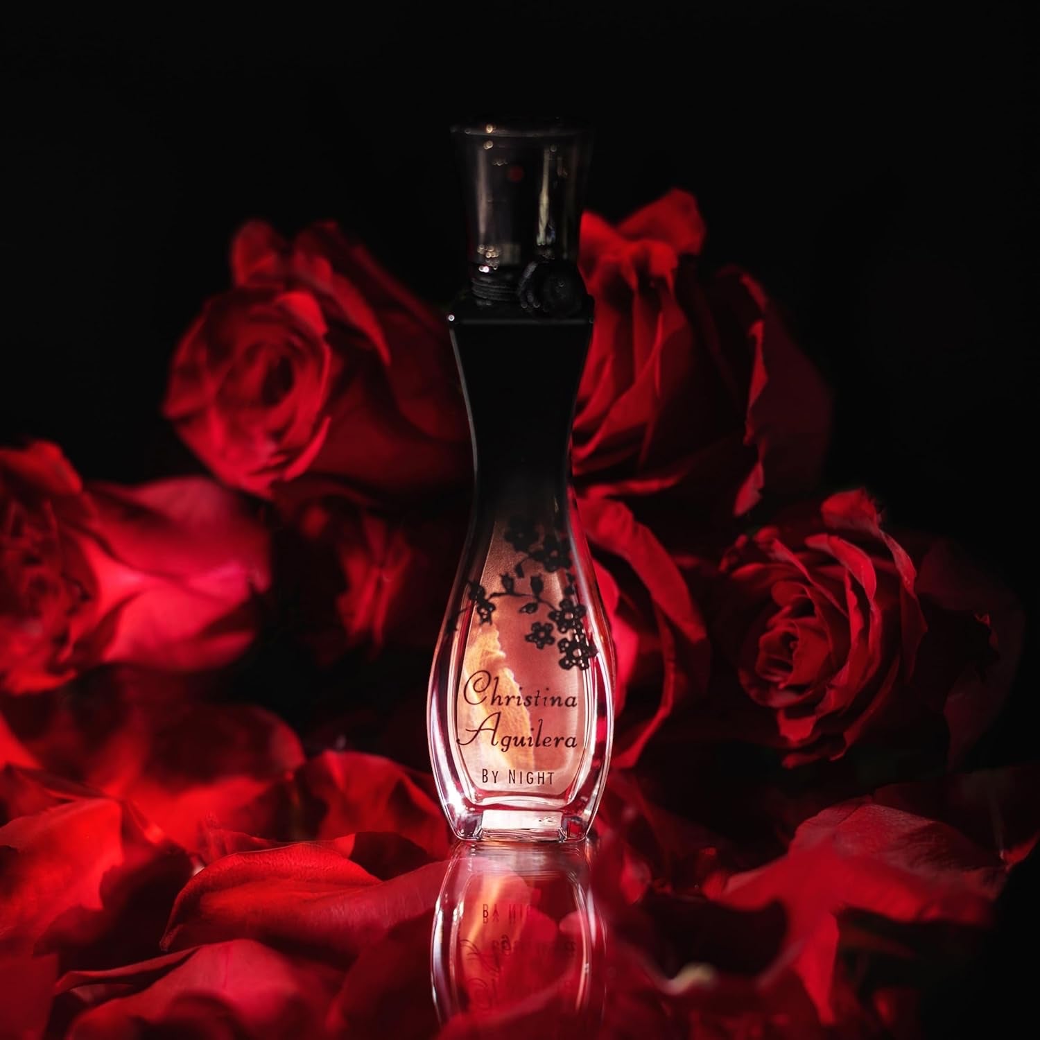 Christina Aguilera - By Night Parfüm, femininer, verführerischer und sinnlicher Duft, mit Pfirsichblüte, blumige, orientalische und fruchtige Noten, ideal für den Sommer, Parfüm für Damen, 30 ml