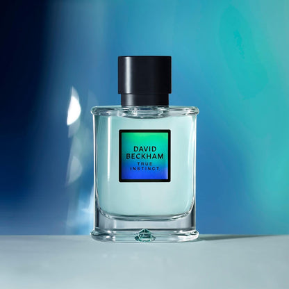 David Beckham True Instinct Eau de Parfum für Herren, holziger Bernstein, verführerischer Duft, eleganter Flakon 75 ml