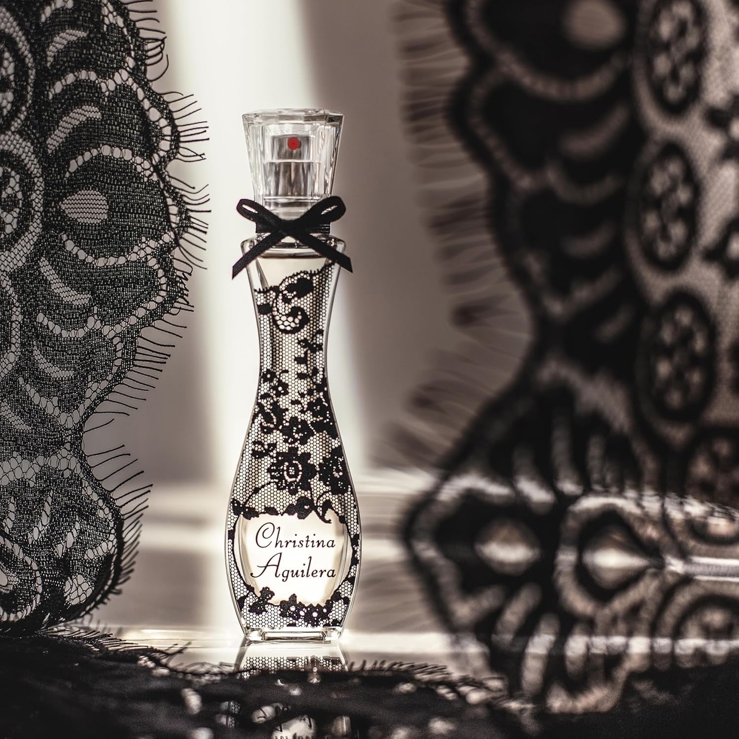 Christina Aguilera – Signature Geschenkset 2-teilig; floraler Amber-Duft; schwarzer Johannisbeertee, Pfingstrosen & Amber; exotisches glamouröses 150 ml Duschgel + 30 ml Eau de Parfum für Damen